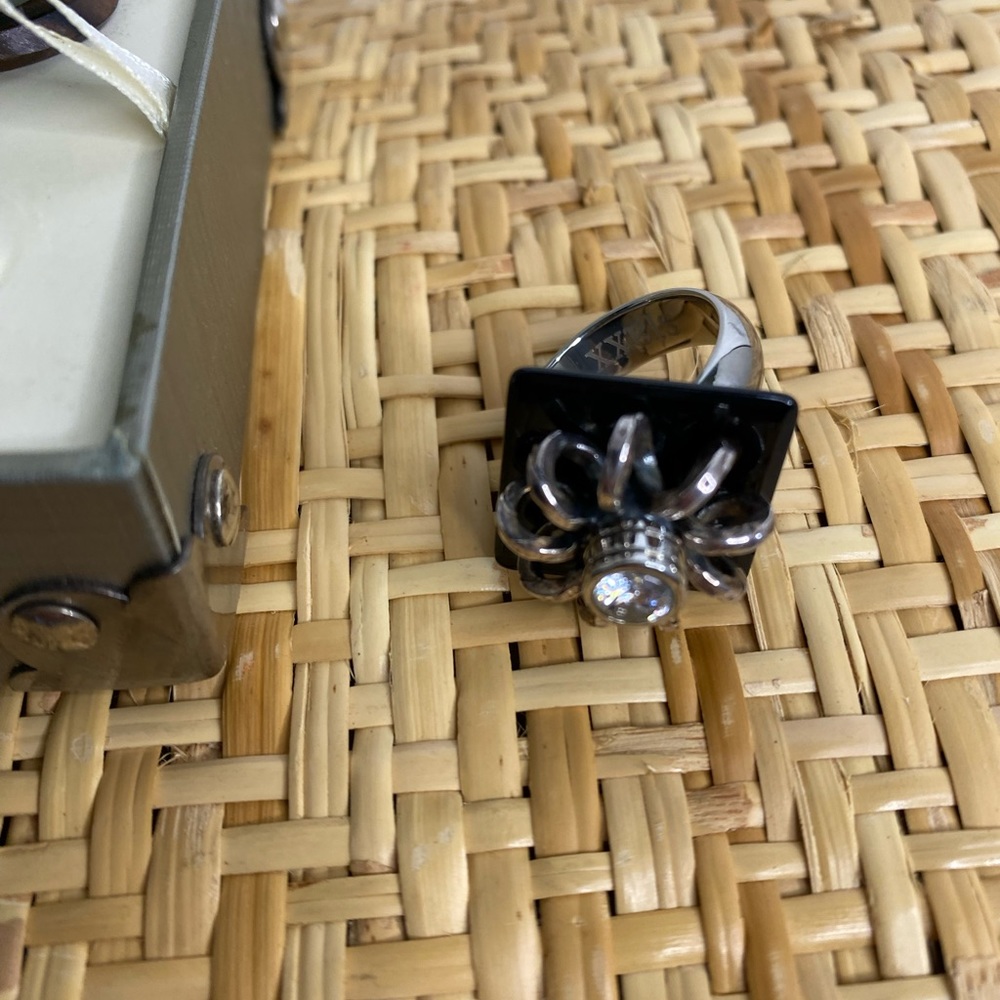 Staxx Ring Size 7 With Original Box. - image 3